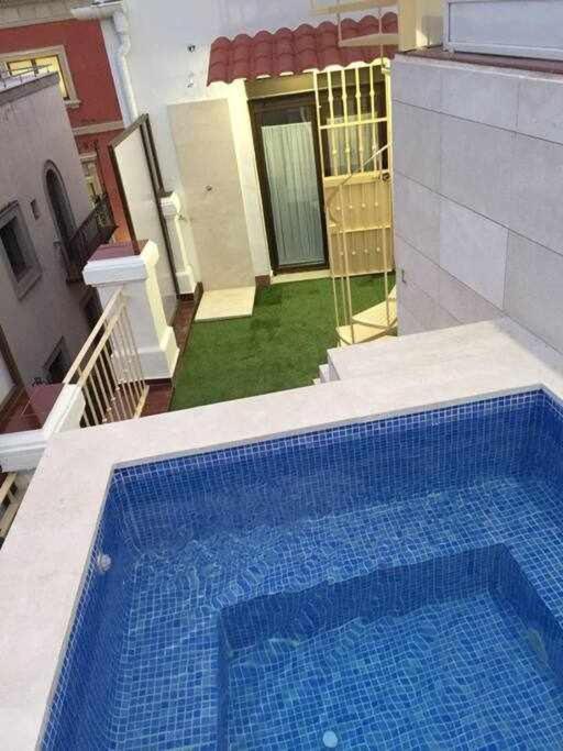 Atico Con Piscina Junto Catedral De Sevilla Exterior photo